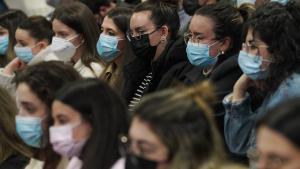 ¿Deberíamos volver a usar las mascarillas con la que está cayendo? ¿Cuáles recomiendan los médicos?