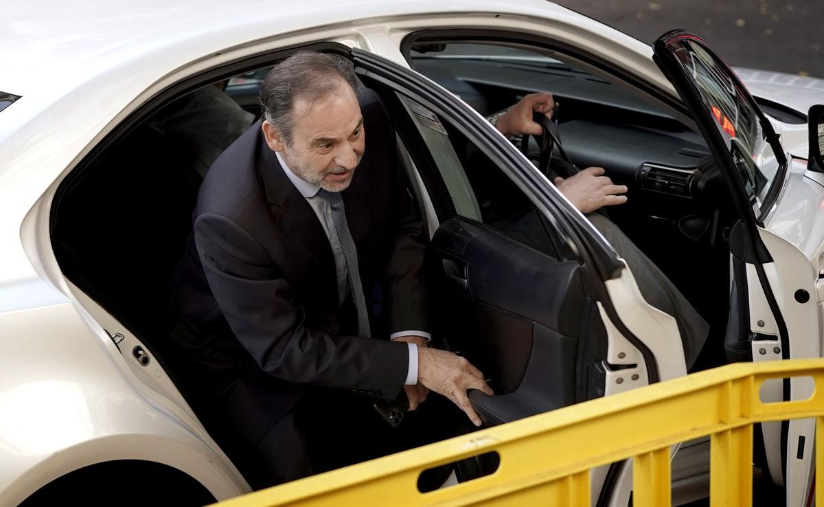 La por de pagar la factura de la corrupció es propaga per les federacions del PSOE: «A Extremadura tocarem de peus a terra»