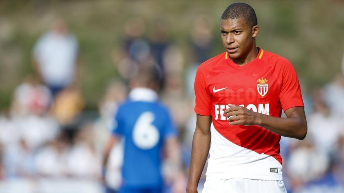 Kylian Mbappé, en un amistoso del Mónaco contra el Stoke City, el pasado 15 de julio.