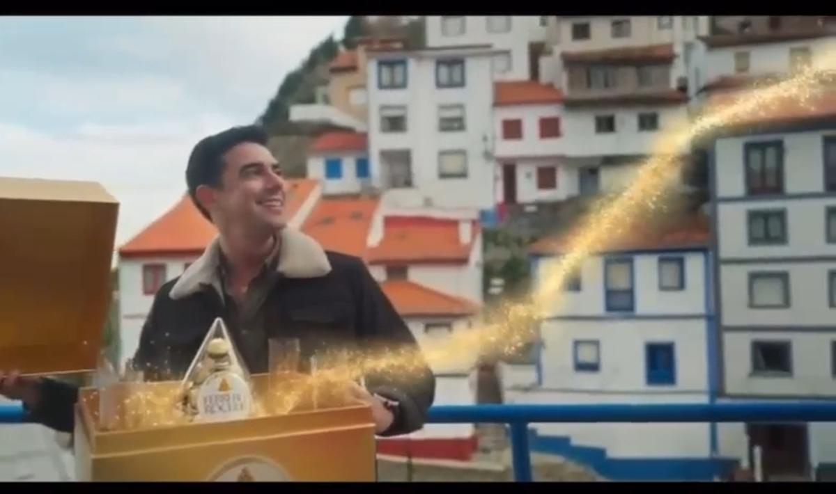 Cudillero destaca la "unión vecinal" ante la final del concurso que podría hacer de la villa pixueta la mejor iluminada del Occidente