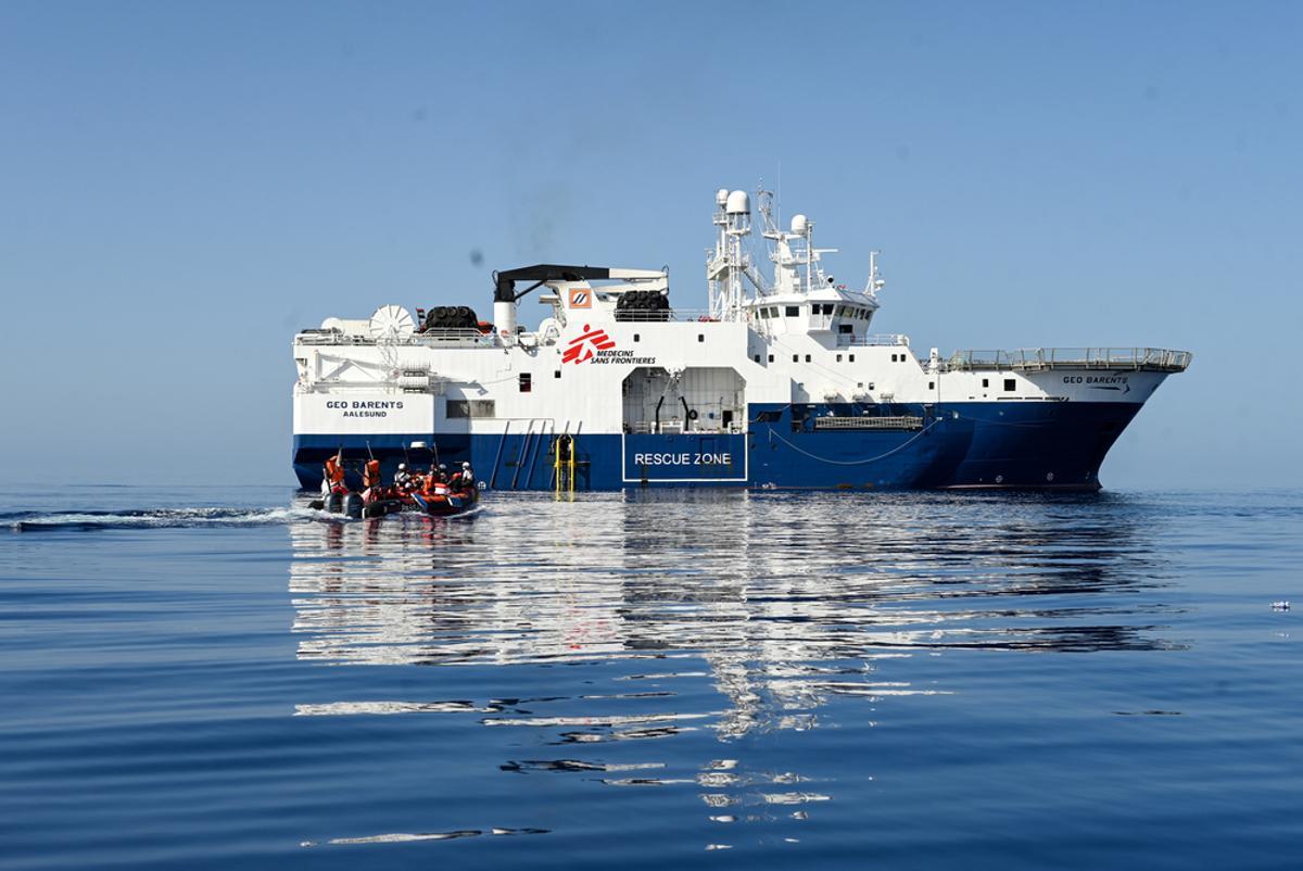 Itàlia aplica el desembarcament selectiu d’immigrants al barco de MSF