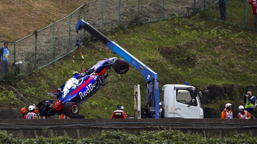 Espectacular accidente de Carlos Sainz y 20 puestos de sanción
