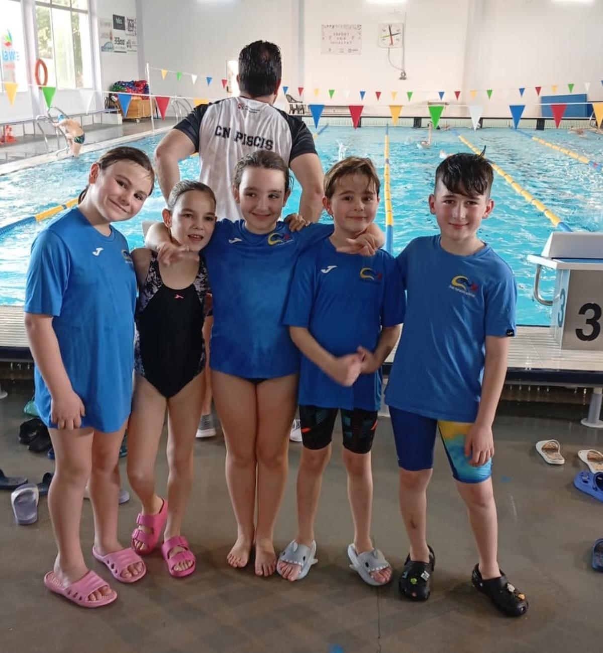 Nadadores del CN Xàtiva en la competición Prebenjamin en Gandia.