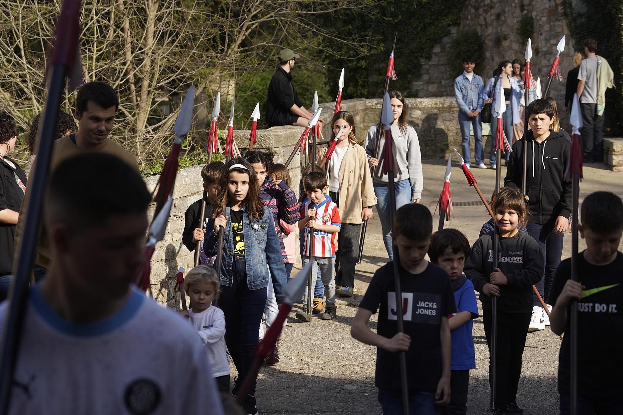 Els infants de Girona es converteixen en autèntics manaies per un dia