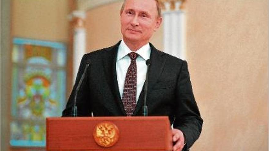 Putin va anunciar l&#039;alto el foc després de quinze hores de tenses negociacions.