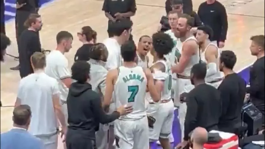 Aldama y Bane acaban a empujones en el banquillo de los Grizzlies