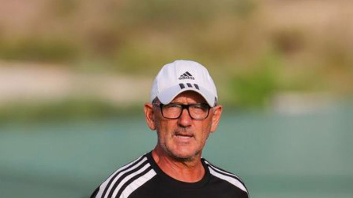 Manolo Palomeque, entrenador del CD Algar