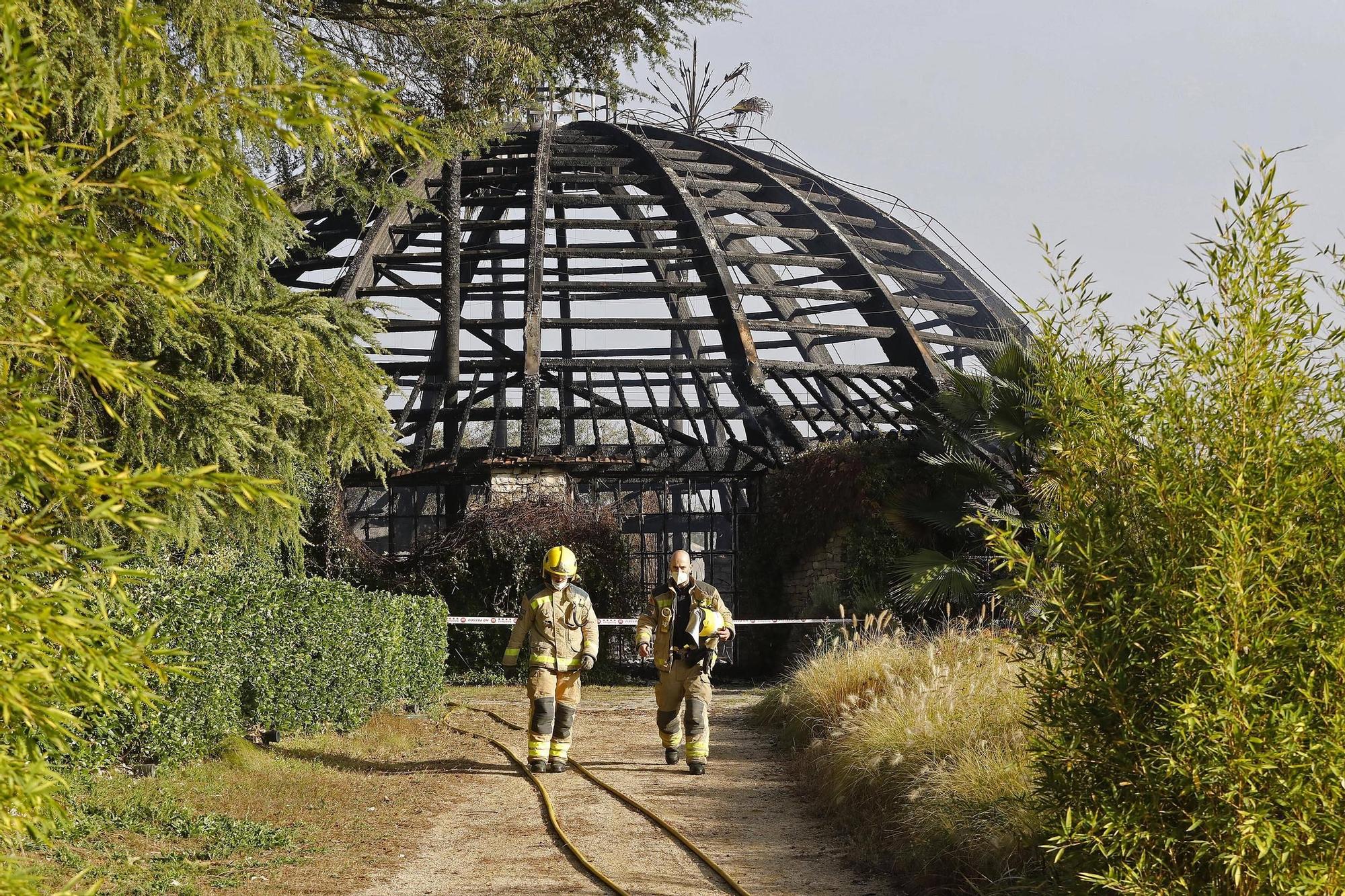 Les imatges de l'incendi al restaurant Mas Marroch dels Germans Roca a Vilablareix