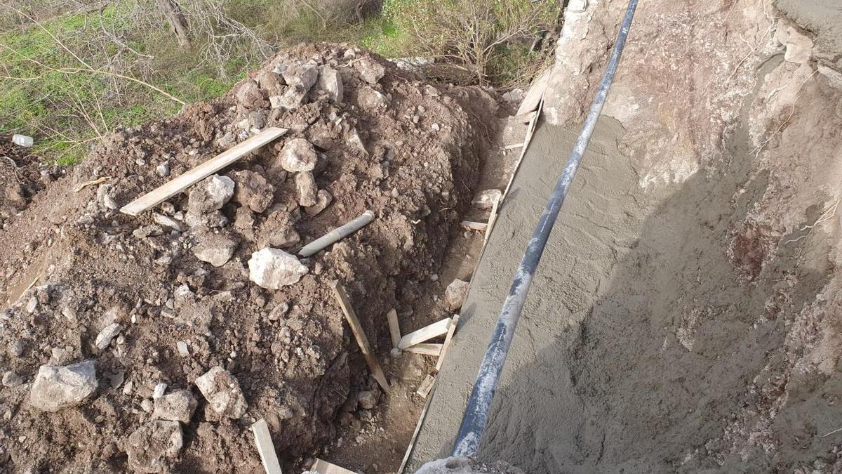 Obras en una de las calles de Telde afectadas por el temporal