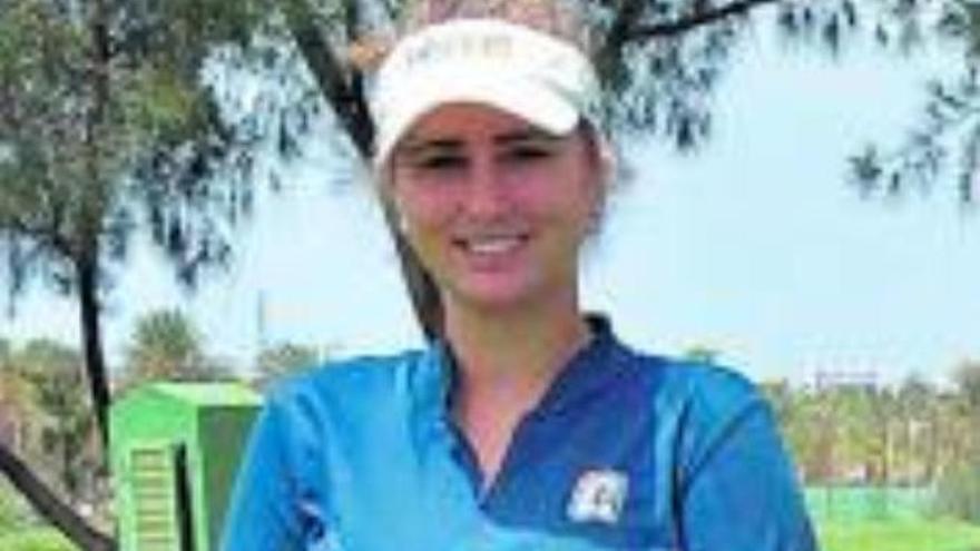 Alicia Fajardo triunfa en el torneo Montajes Canarias en el Maspalomas Golf