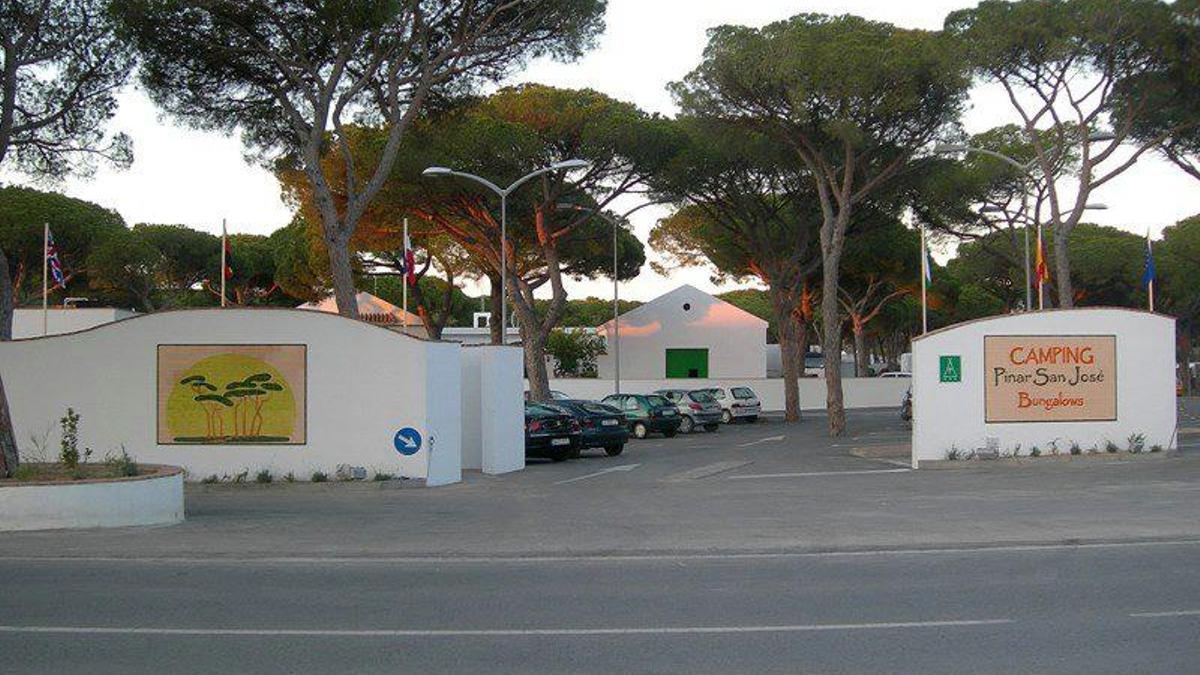 El presunto homicida se refgugió en un camping de la zona y se parapetó tras una mesa
