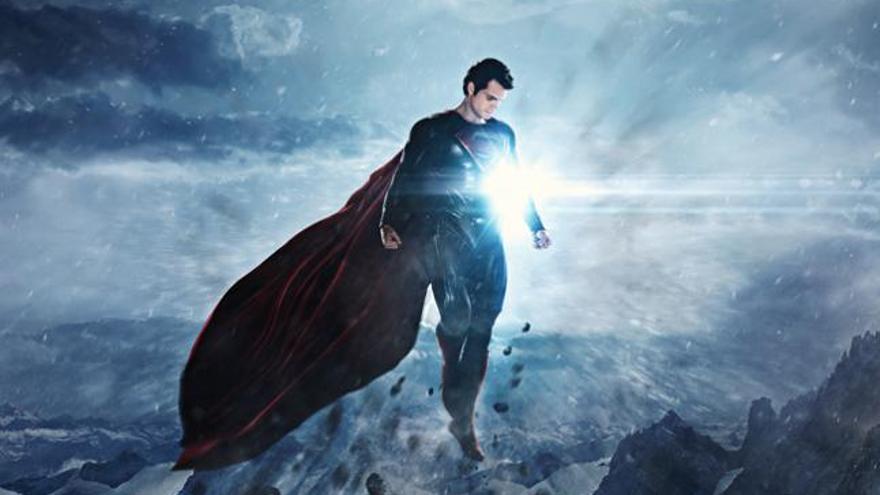 El actor Henry Cavill es Superman.