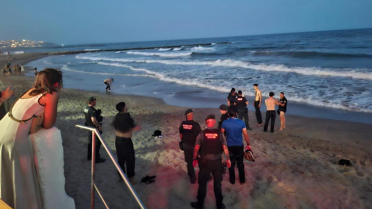 Vídeo: rescatan a cuatro menos en Benicàssim