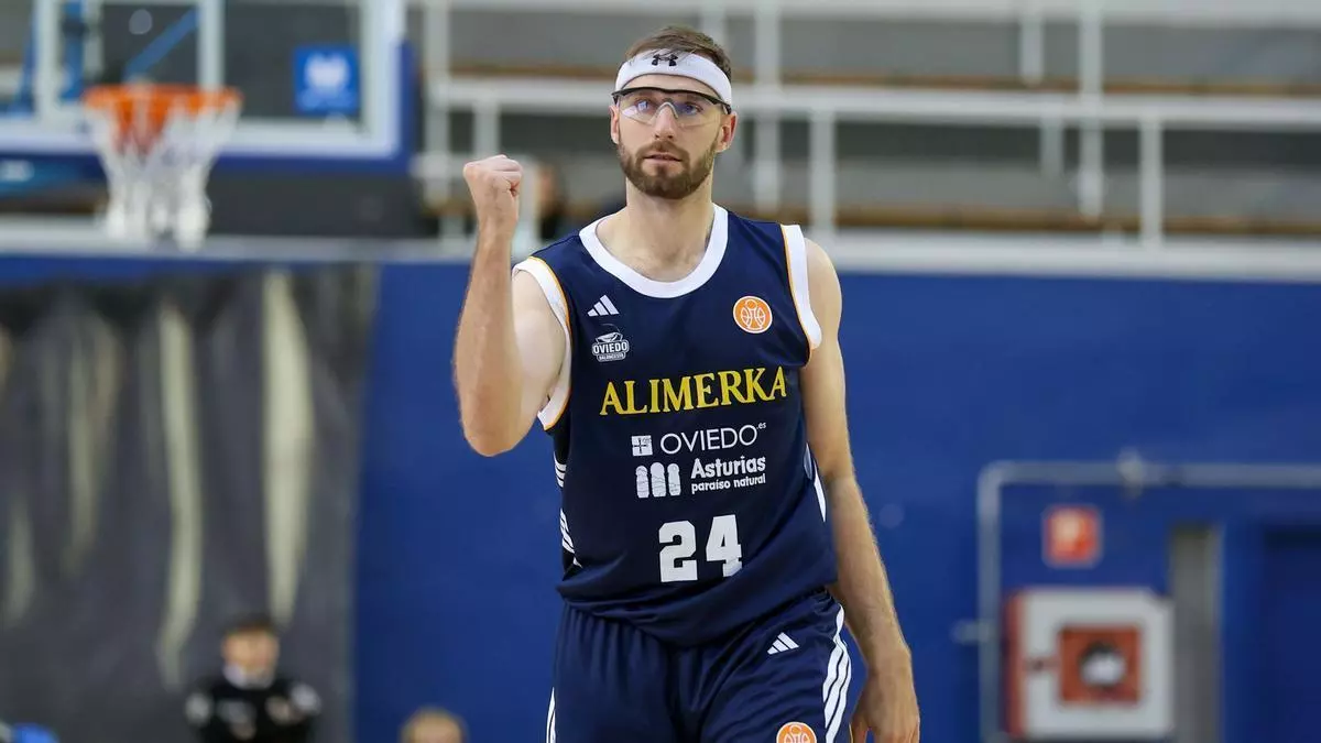 Calvin Hermanson, del Alimerka Oviedo Baloncesto, ante el play-off de ascenso: "No quiero que esto se acabe"