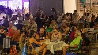 El tupper para 'sopar a la fresca' como muestra de resistencia