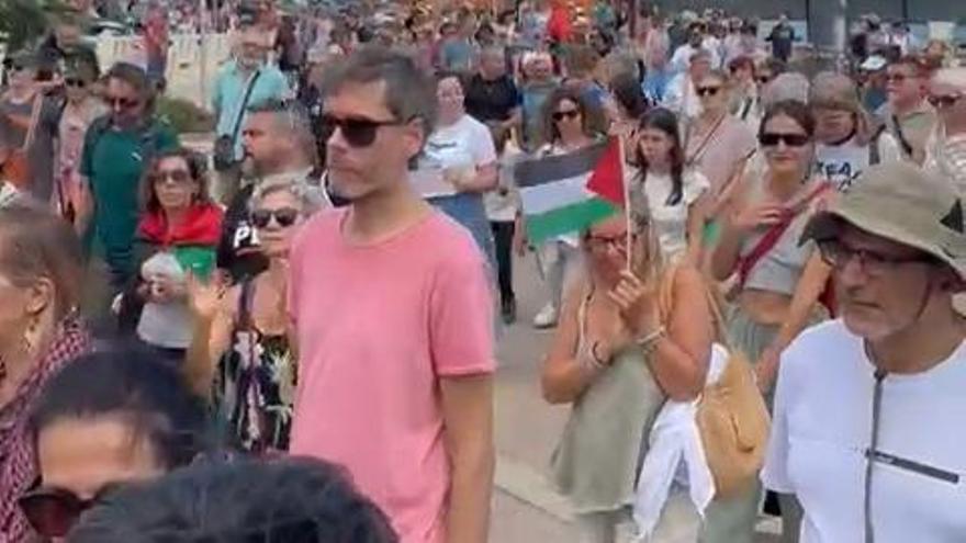 Manifestantes por Palestina en las calles de Dénia