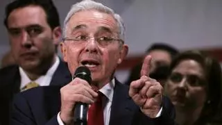 La Fiscalía colombiana acusa formalmente al expresidente Álvaro Uribe por soborno de testigos y fraude