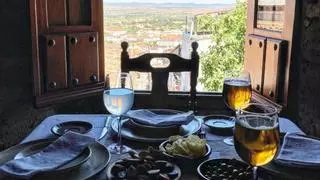 Estos son los locales 'con solera' reconocidos con los nuevos 'Soletes' Repsol en Extremadura