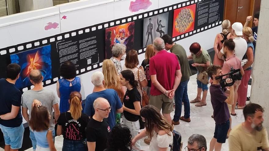 Exposición sobre la historia del cine en la Casa de Cultura de Crevillent