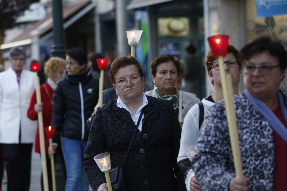 La procesión abarrotó las calles de Redondela // R. Grobas