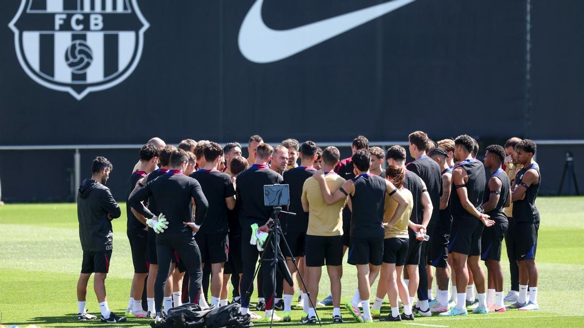 La conversación de Hansi Flick con sus jugadores antes de preparar el Barça-Mallorca