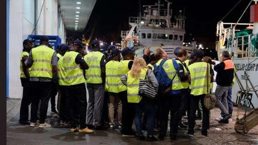 Los inspectores de 12 países africanos en el puerto vigués. / EFCA