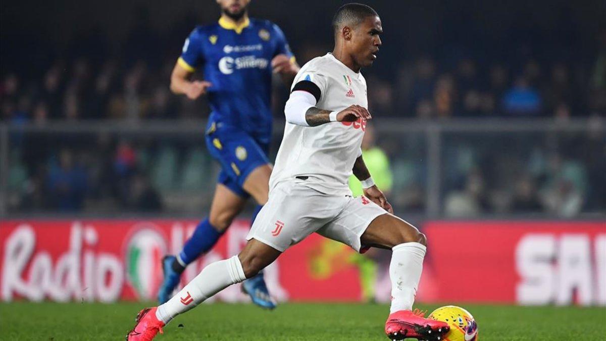 Douglas Costa quiere seguir al lado de Sarri