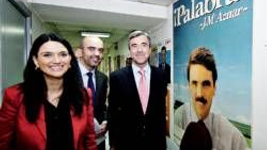 El PP marca distancias con Aznar y exige represalias contra Chávez