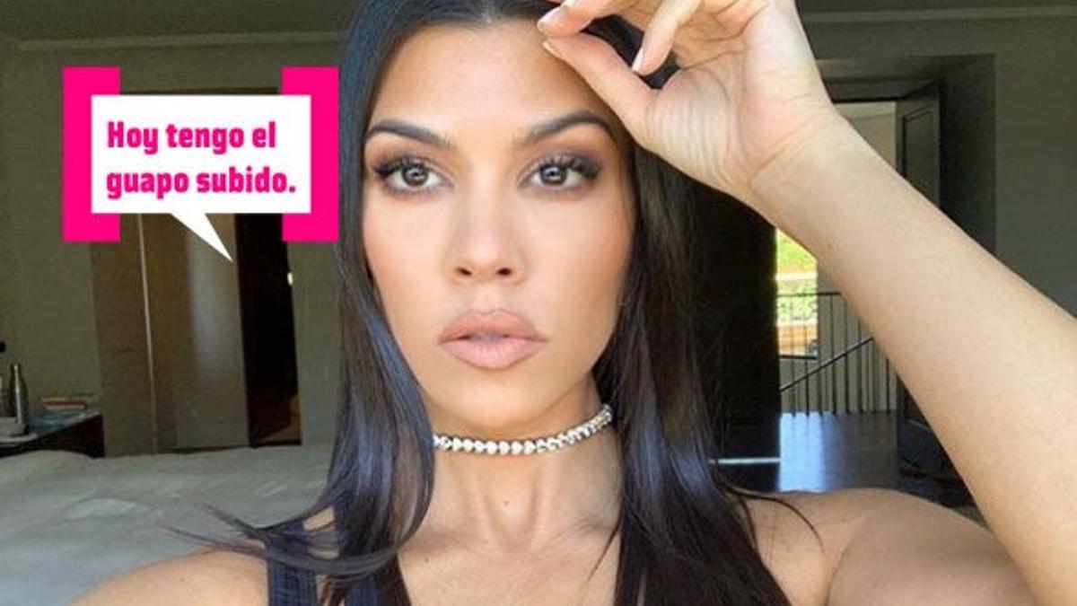Kourtney Kardashian espectacular en bikini