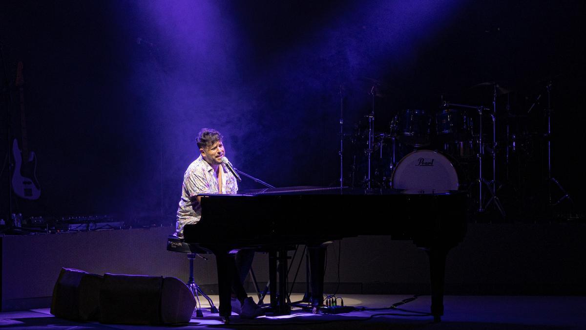 El concierto de Pablo López en Maremagnum Fuengirola, en fotos