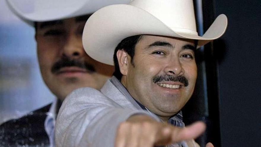 Asesinan a tiros en México al cantante Sergio Vega, &#039;El Shaka&#039;