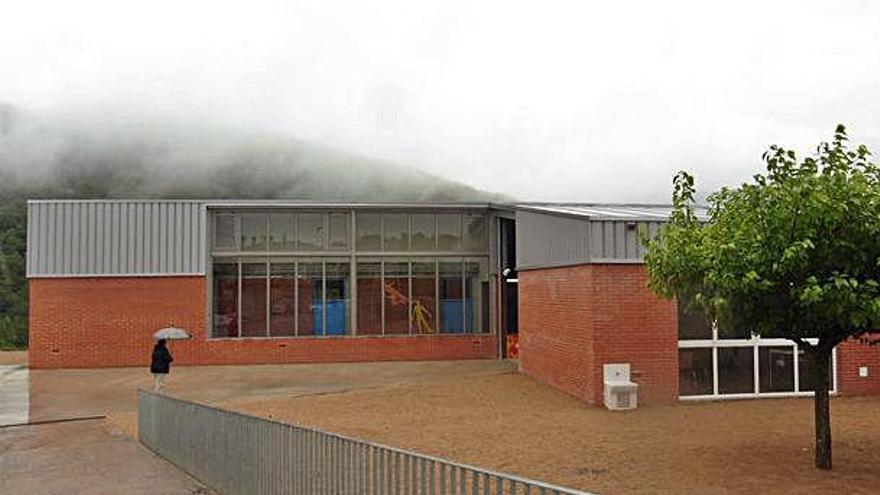 L&#039;escola Les Escomes de Sant Jaume de Llierca, ahir a la tarda.