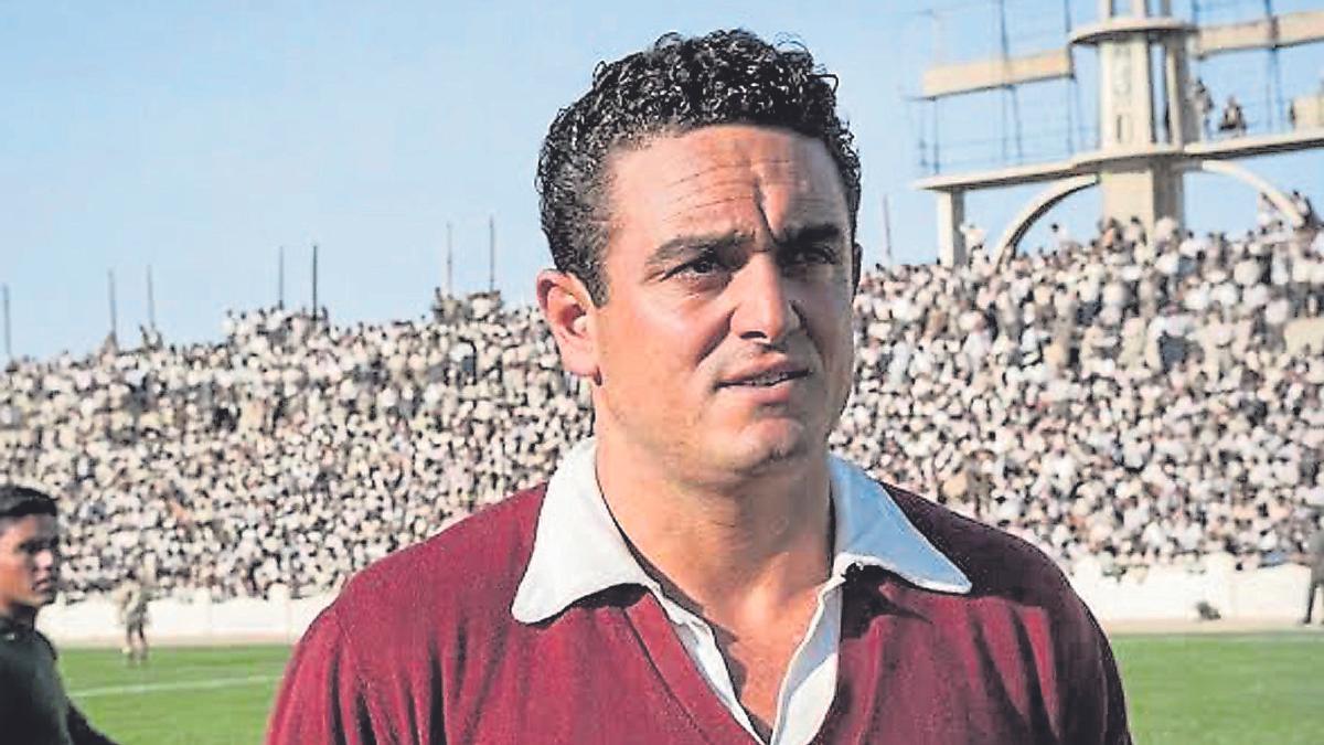 El guardamenta del Real Murcia, Campillo, en los años 70.