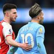 Declan Rice y Jack Grealish durante el Arsenal - Manchester City