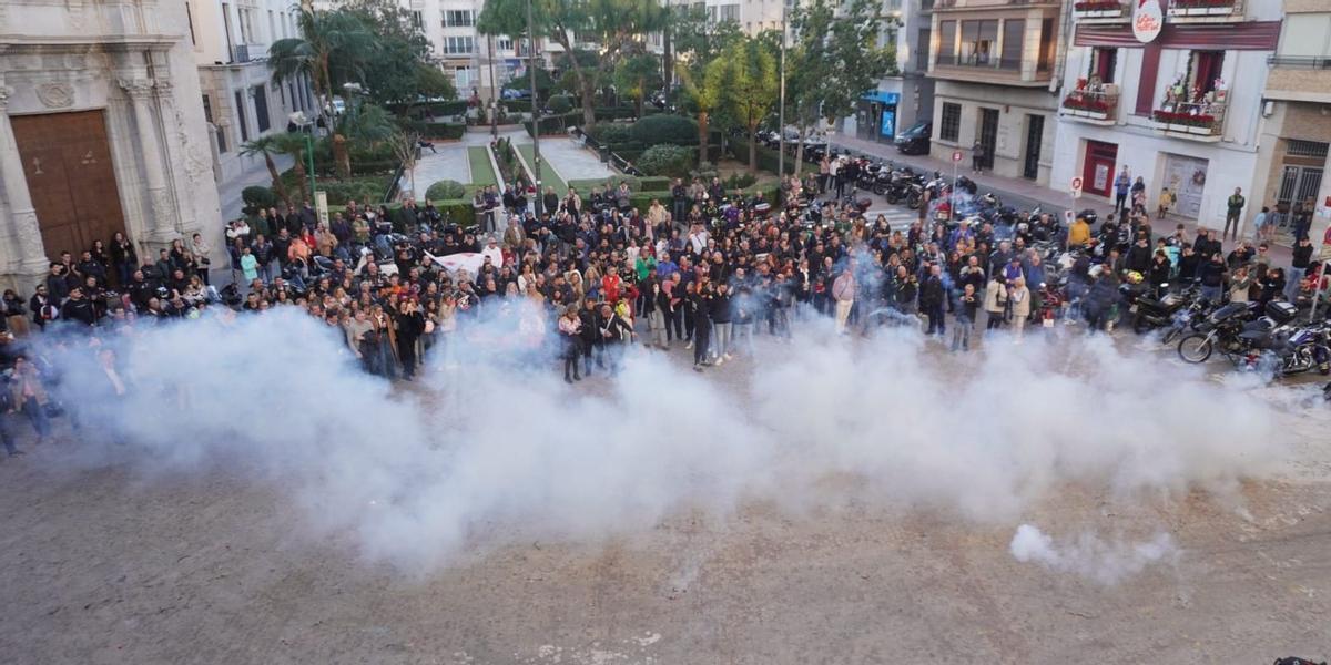 Numerosos motoristas hicieron rugir sus motos como símbolo de reconocimiento a García Dols.