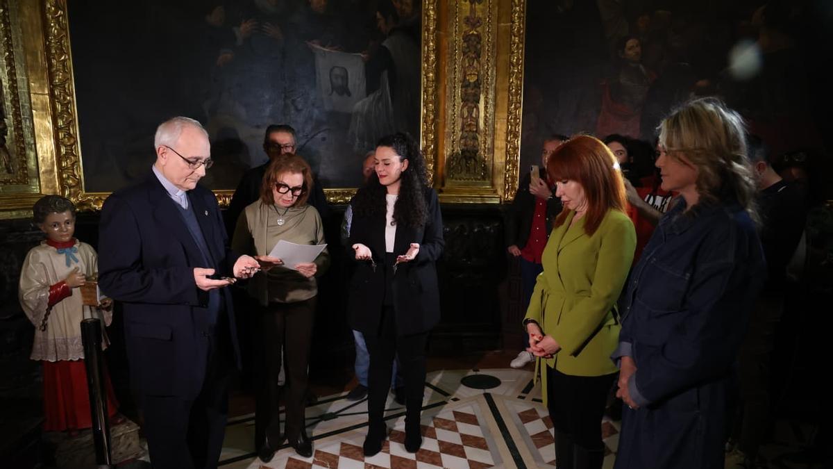 Un instante de la prueba de llaves celebrada este jueves en el monasterio de la Santa Faz