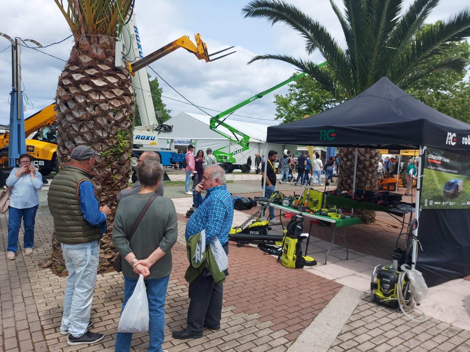 El público llenó la Feria de Vegadeo durante el fin de semana