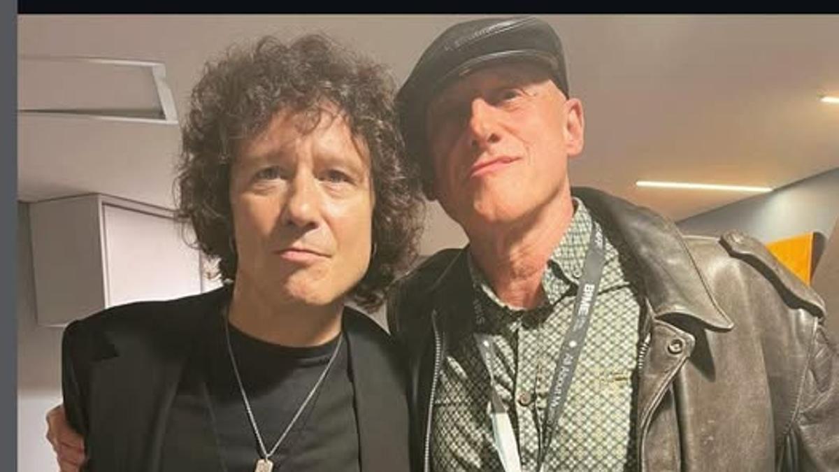 Enrique Bunbury con Jorge Martínez, de Ilegales.