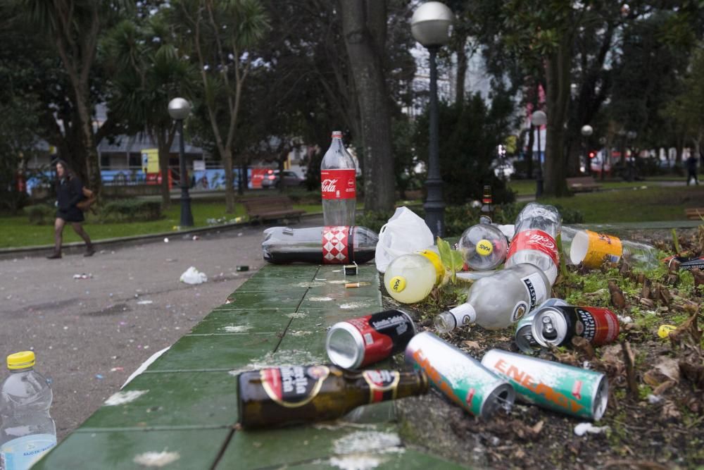 Algunas de las imágenes que deja el amanecer de Año Nuevo.