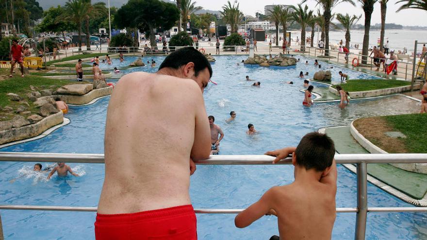 Un imagen  de las piscinas de Samil en verano // FARO