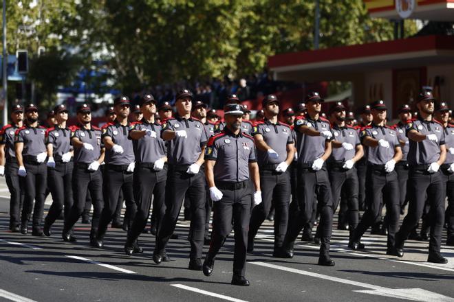 Bomberos, Protección Civil de Canarias, Policía Autonómica y científicos participan este 12 de octubre en el desfile con motivo de la Fiesta Nacional