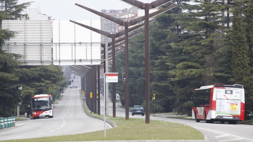 Las obras por los carriles bus de las avenidas de Oviedo y Constitución provocarán cortes de tráfico a partir del martes en Gijón