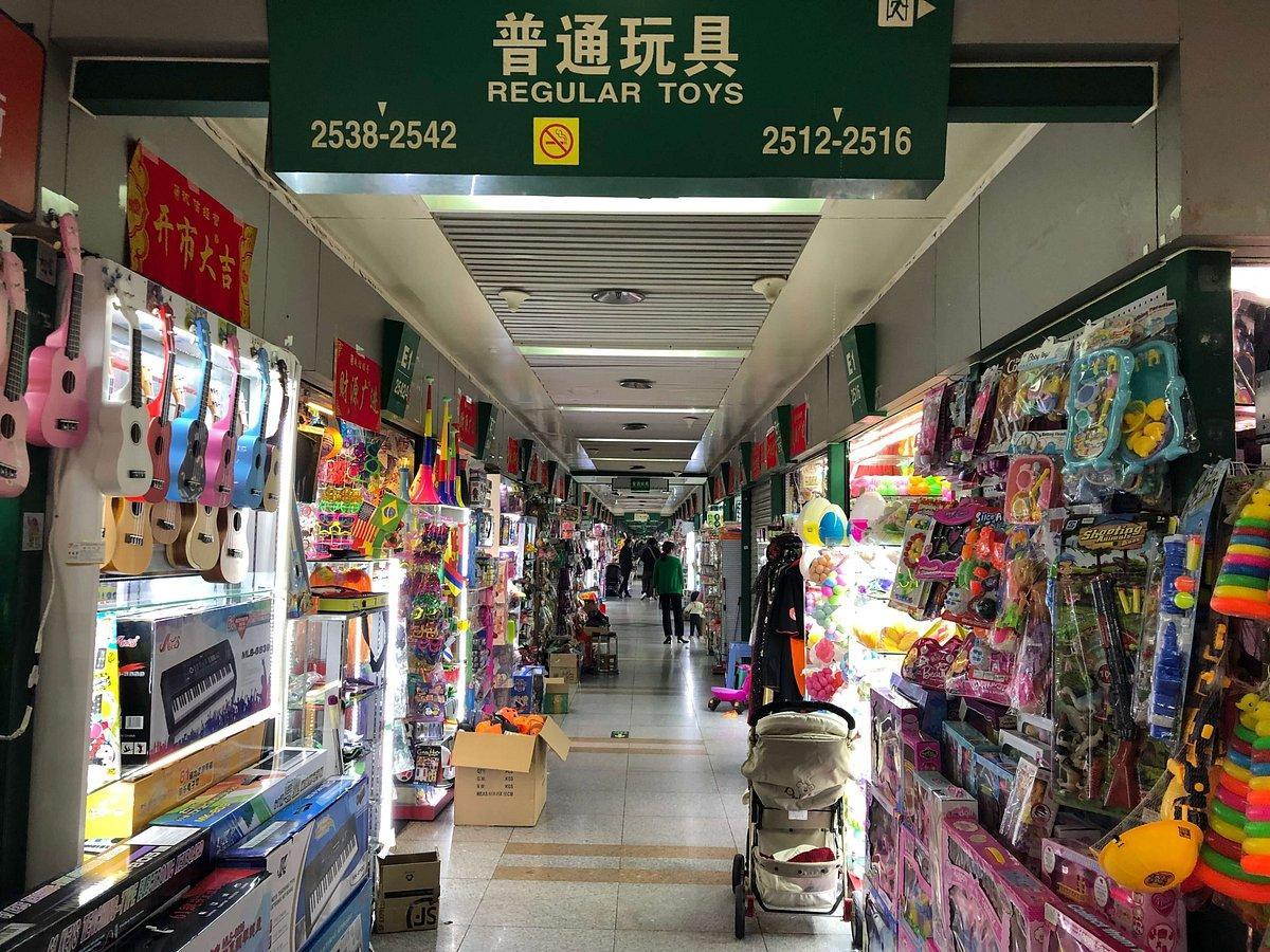 Imagen del interior de uno de las cinco recintos que forman el mercado mayorista en Yiwu.