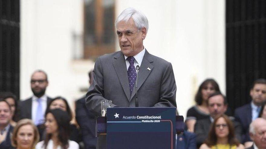 Piñera defiende la acción de los Carabineros aunque admite &quot;atropellos&quot; a los derechos humanos