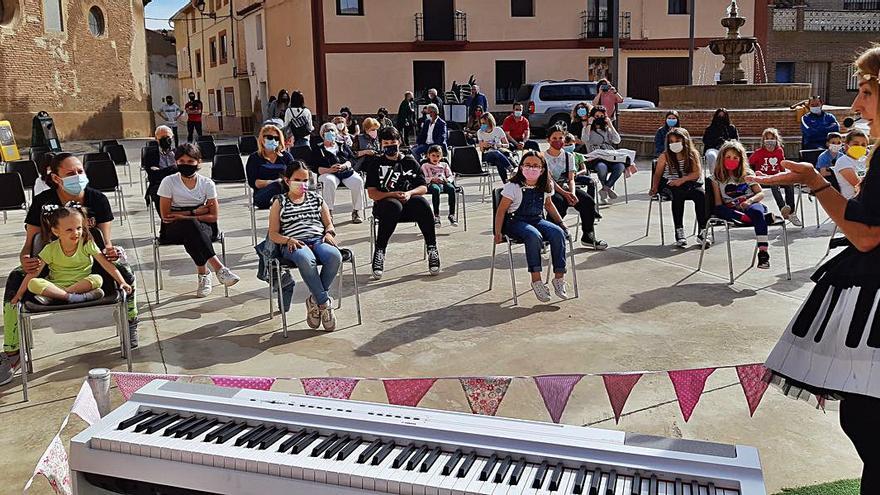  Beatriz Bernad y Nacho del Río presentaron un recital de jotas aragonesas el 12 de junio. | SERVICIO ESPECIAL