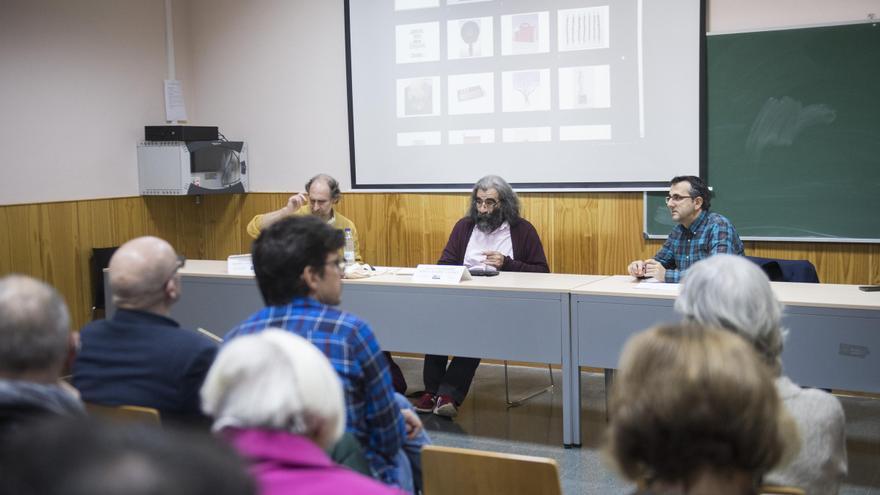 Antonio Gómez abarrota el Espacio UEx en su primer día en Cáceres