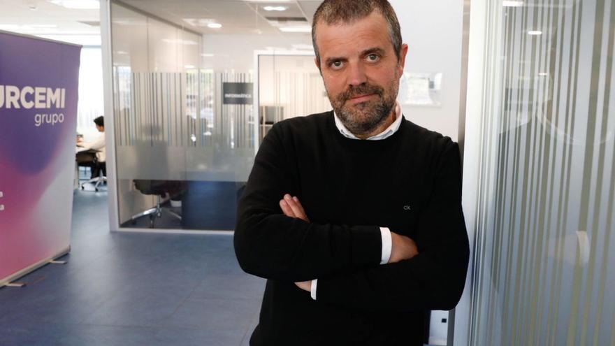 José Luis López, en las oficinas de Iturcemi. | MARA VILLAMUZA