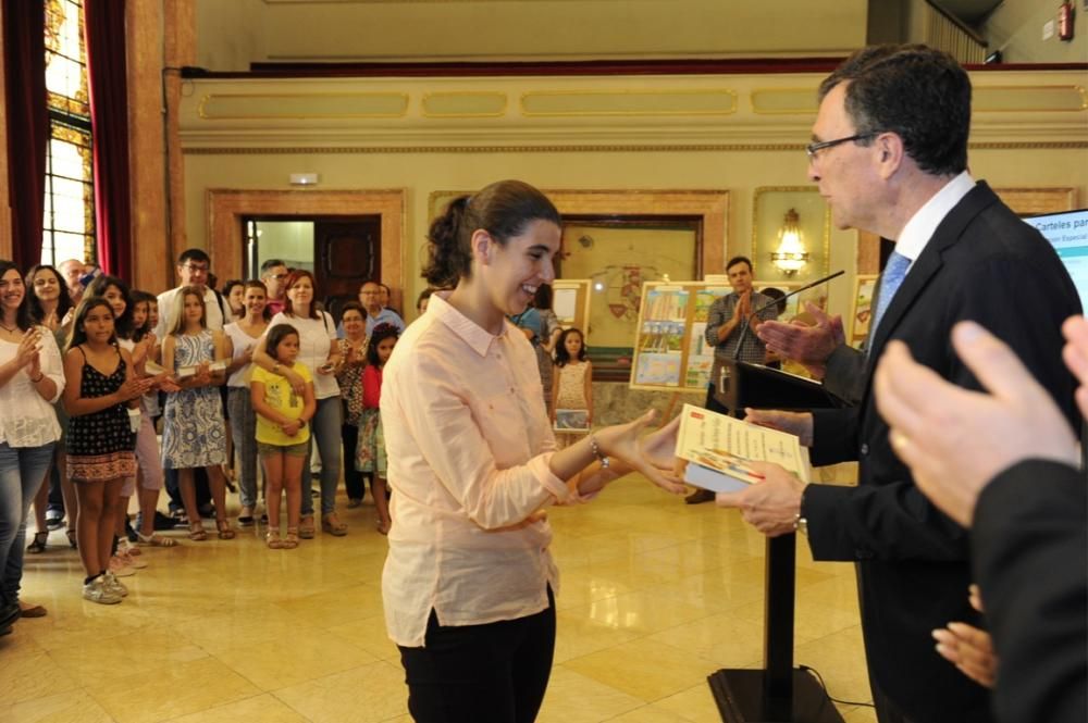 El alcalde de Murcia entrega a los niños y niñas los premios municipales del Día del Medio Ambiente