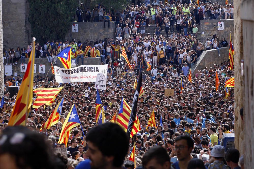 Estudiants, professors i personal de la UdG s''han manifestat a Girona