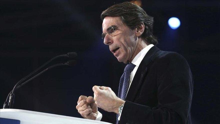 Aznar quiere una alianza de partidos, pero avisa de que &quot;no puede estar encabezada&quot; por Sánchez